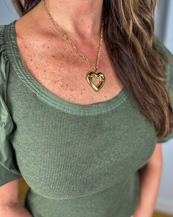 Open Heart Chain Necklace | Gold