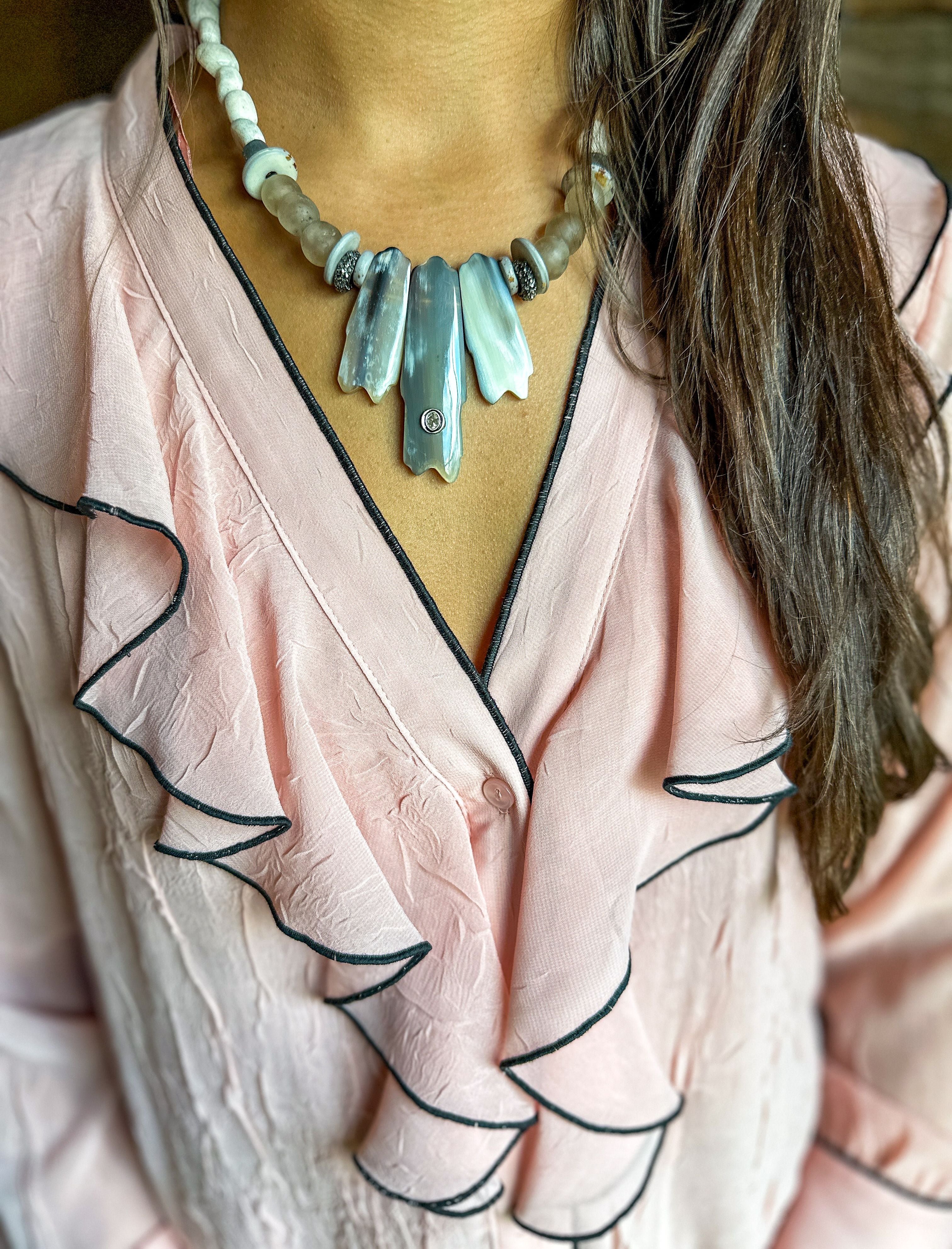 Tribal Horn Necklace | Gray | T&T x S.Carter