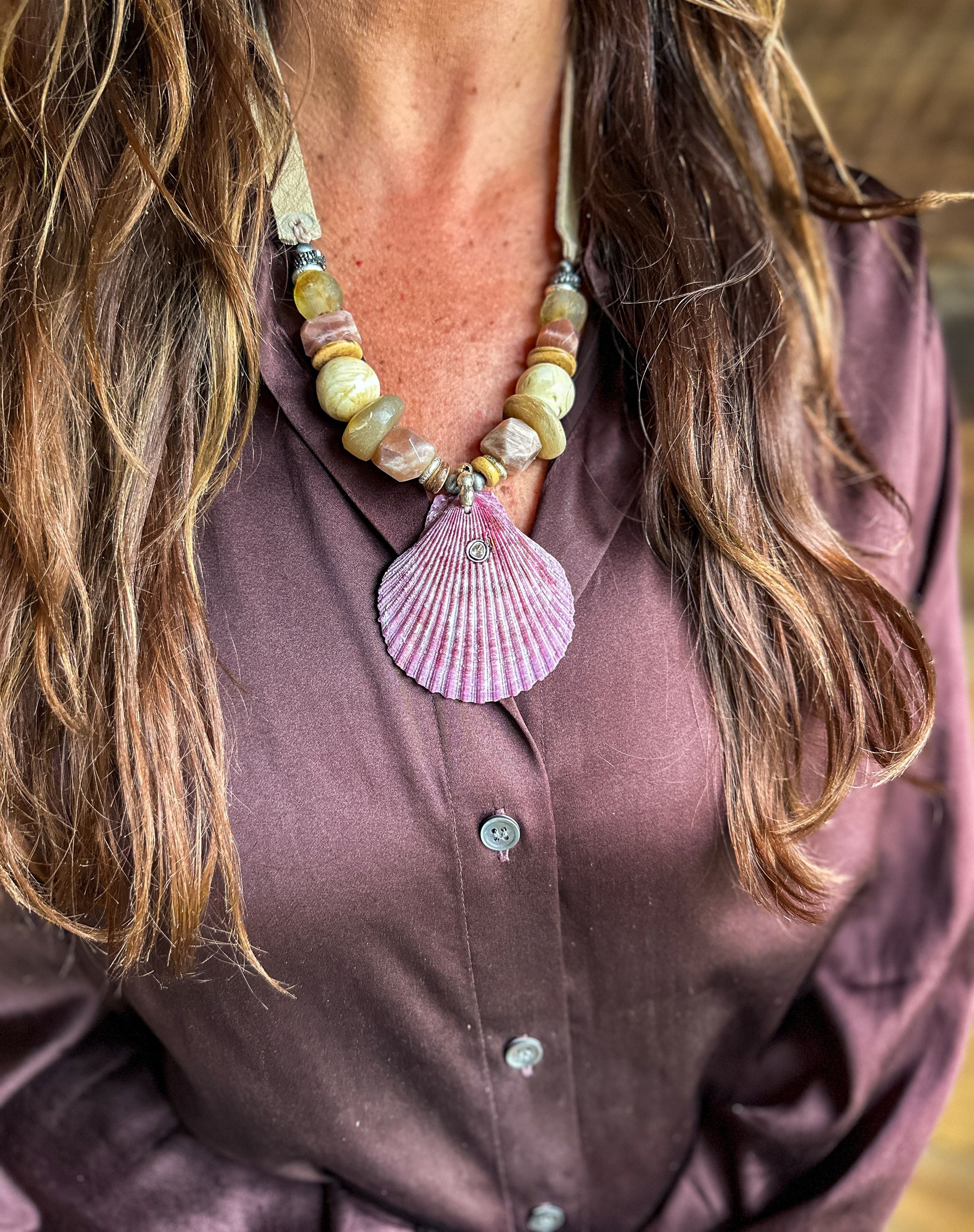 Slim Shell Necklace | Mauve | T&T x S.Carter